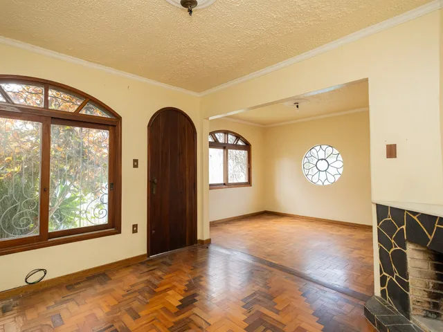 Casa com 300m² 4 quartos e 4 banheiros, à venda, no bairro Areal em Pelotas
