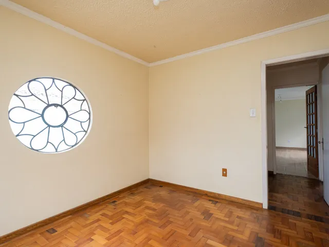 Casa com 300m² 4 quartos e 4 banheiros, à venda, no bairro Areal em Pelotas