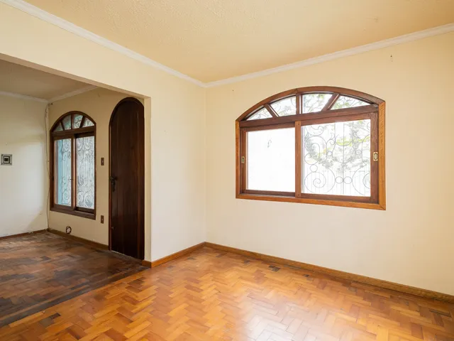 Casa com 300m² 4 quartos e 4 banheiros, à venda, no bairro Areal em Pelotas