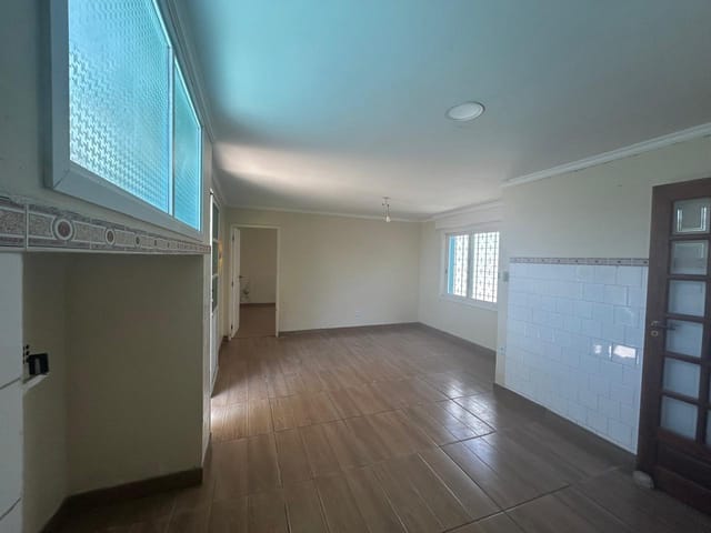 Casa com 300m² 4 quartos e 4 banheiros, à venda, no bairro Areal em Pelotas