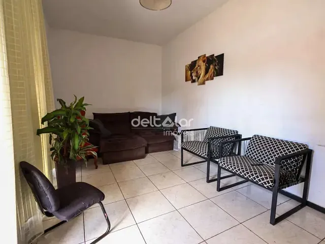 Casa com 250m² 3 quartos e 2 banheiros, para alugar, no bairro Nova Cachoeirinha em Belo Horizonte