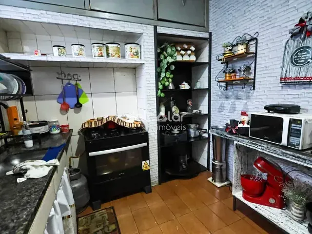 Casa com 250m² 3 quartos e 2 banheiros, para alugar, no bairro Nova Cachoeirinha em Belo Horizonte