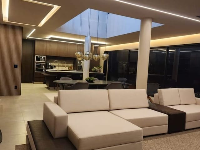 Casa com 600m² 4 quartos e 5 banheiros, à venda, no bairro Colinas do Paratehy em São José dos Campos