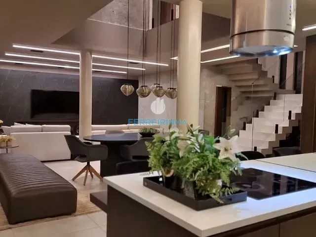 Casa com 600m² 4 quartos e 5 banheiros, à venda ou para alugar, no bairro Colinas do Paratehy em São José dos Campos