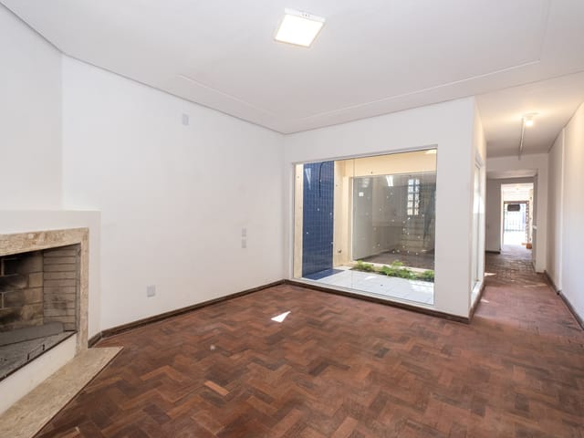 Casa com 170m² 3 quartos e 2 banheiros, à venda, no bairro Centro em Pelotas