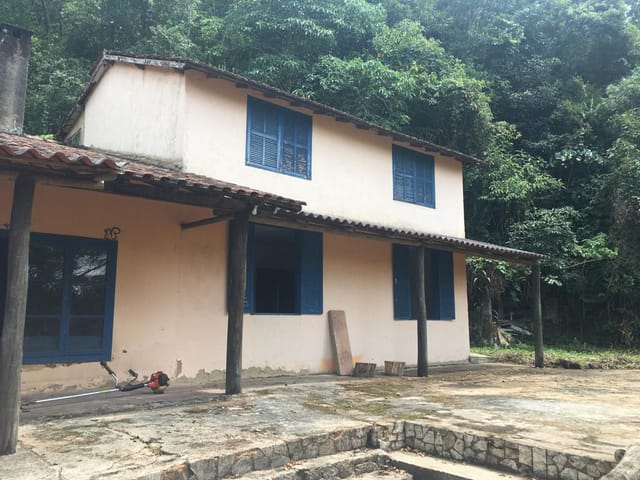 Casa com 3612m² 1 quarto e 1 banheiro, à venda, no bairro Quarteirão Brasileiro em Petrópolis