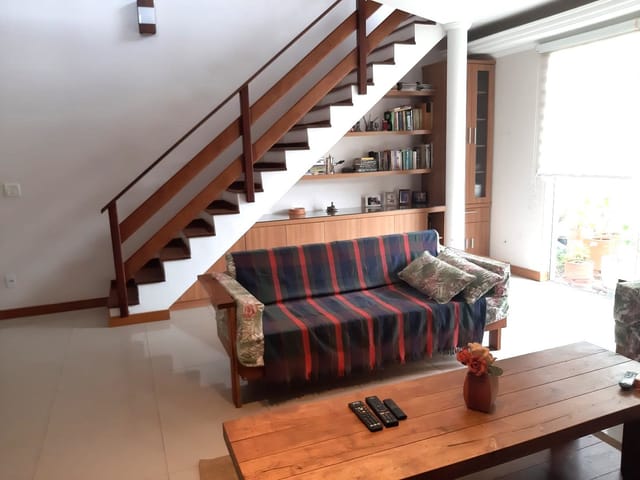 Casa com 250m² 3 quartos e 2 banheiros, à venda, no bairro Urbanova em São José dos Campos