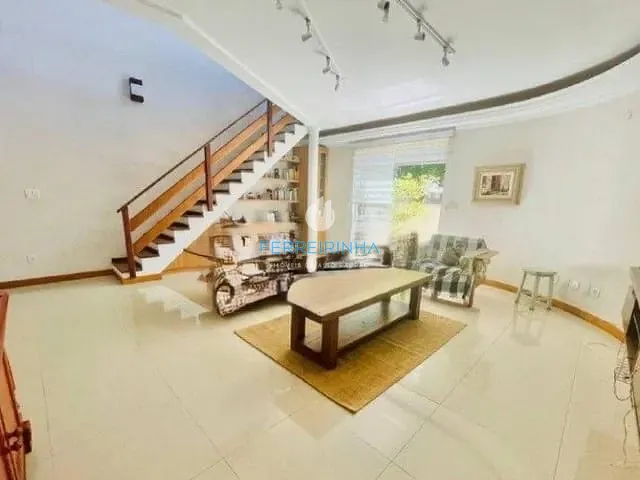Casa com 250m² 3 quartos e 2 banheiros, à venda, no bairro Urbanova em São José dos Campos