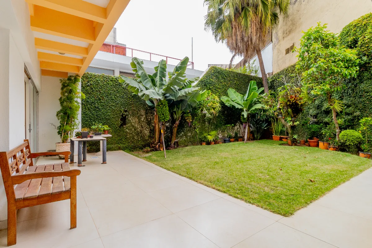 Casa para venda em Pacaembu com 5 quartos, sendo 3 suítes, 523m²
