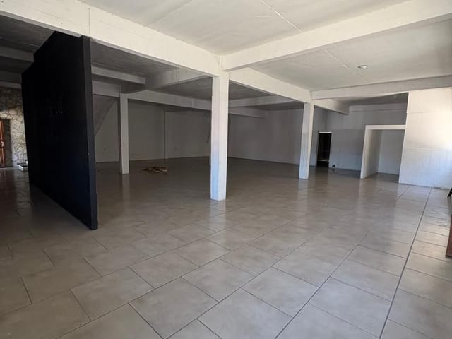 Casa com 792m² 6 quartos e 5 banheiros, à venda, no bairro Fragata em Pelotas
