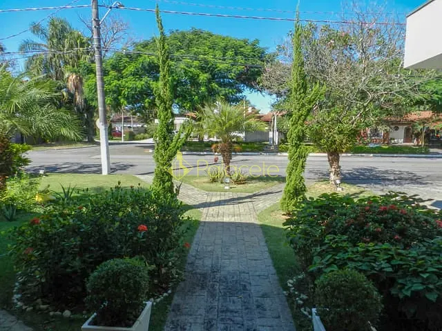 Casa com 328m² 3 quartos e 4 banheiros, à venda, no bairro Nossa Senhora do Perpétuo Socorro em Pindamonhangaba