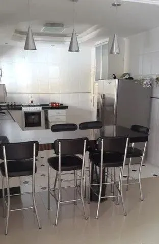 Casa, 4 quartos, 245 m² - Foto 3