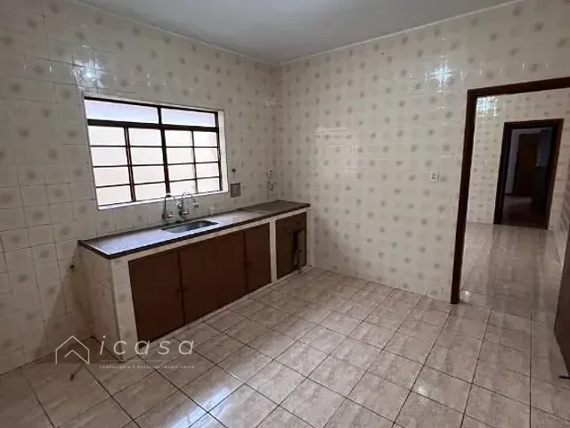 Casa com 202m² 3 quartos e 1 banheiro, à venda, no bairro Vila Resende em Caçapava