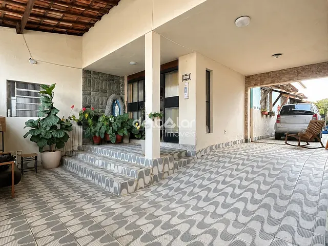 Casa com 306m² 3 quartos e 2 banheiros, à venda, no bairro Planalto em Belo Horizonte