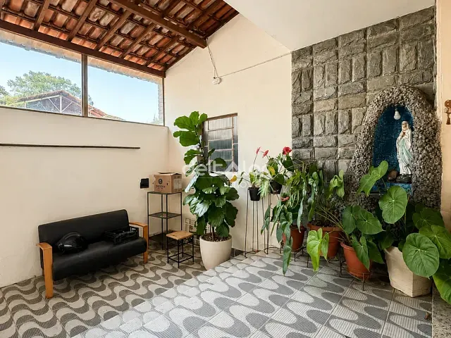 Casa com 306m² 3 quartos e 2 banheiros, à venda, no bairro Planalto em Belo Horizonte