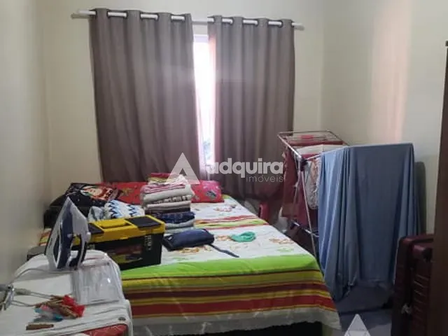 Sobrado 3 quartos e 3 banheiros, à venda, no bairro Uvaranas em Ponta Grossa