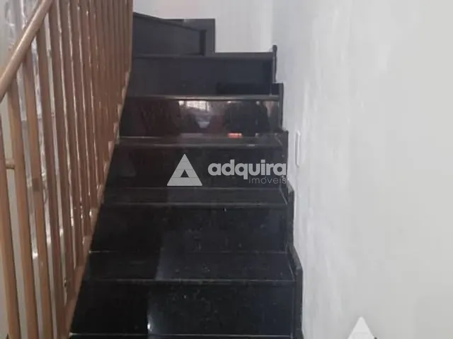 Sobrado 3 quartos e 3 banheiros, à venda, no bairro Uvaranas em Ponta Grossa