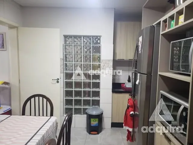 Sobrado 3 quartos e 3 banheiros, à venda, no bairro Uvaranas em Ponta Grossa