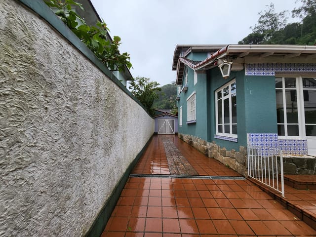 Casa com 309m² 4 quartos e 2 banheiros, à venda, no bairro Centro em Petrópolis