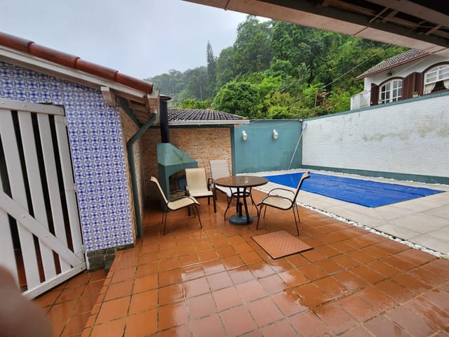 Casa com 309m² 4 quartos e 2 banheiros, à venda, no bairro Centro em Petrópolis