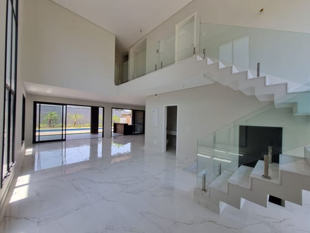 Casa com 450m² 4 quartos e 5 banheiros, à venda, no bairro Condomínio Residencial Jaguary em São José dos Campos
