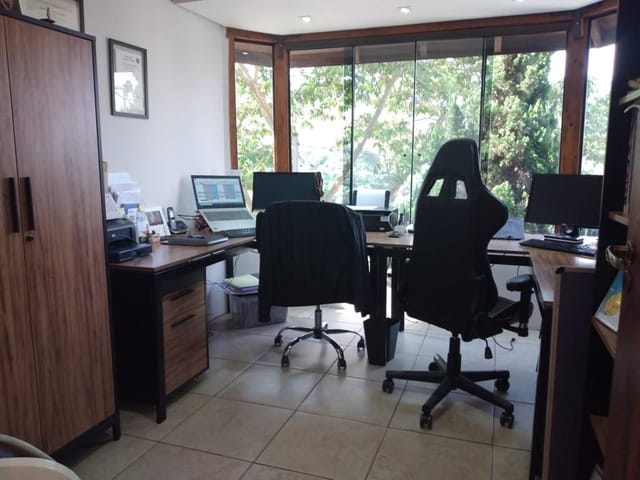 Casa com 300m² 3 quartos e 2 banheiros, à venda, no bairro Parque Nova Jandira em Jandira