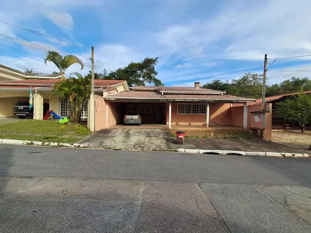 Casa com 327m² 3 quartos e 2 banheiros, à venda, no bairro Urbanova em São José Dos Campos