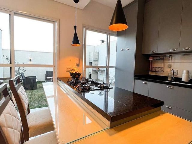 Casa com 150m² 3 quartos e 2 banheiros, à venda, no bairro Urbanova em São José dos Campos