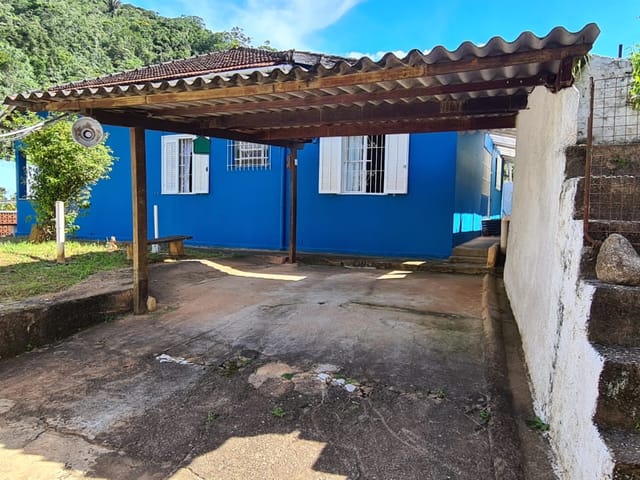 Casa com 1053m² 4 quartos e 1 banheiro, à venda, no bairro Castelanea em Petrópolis