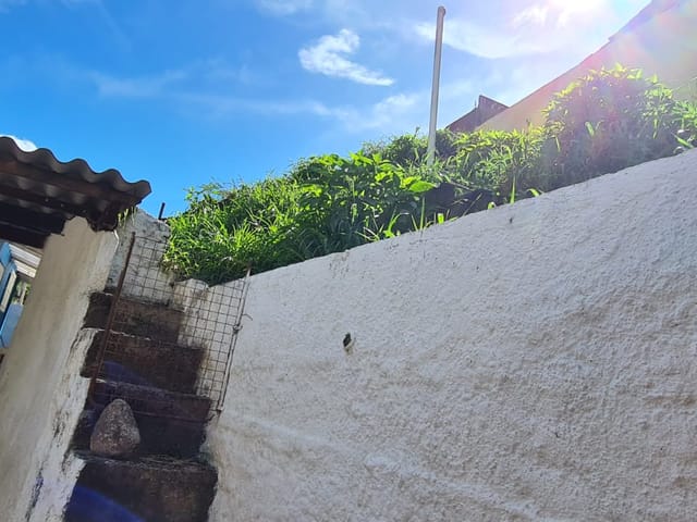 Casa com 1053m² 4 quartos e 1 banheiro, à venda, no bairro Castelanea em Petrópolis