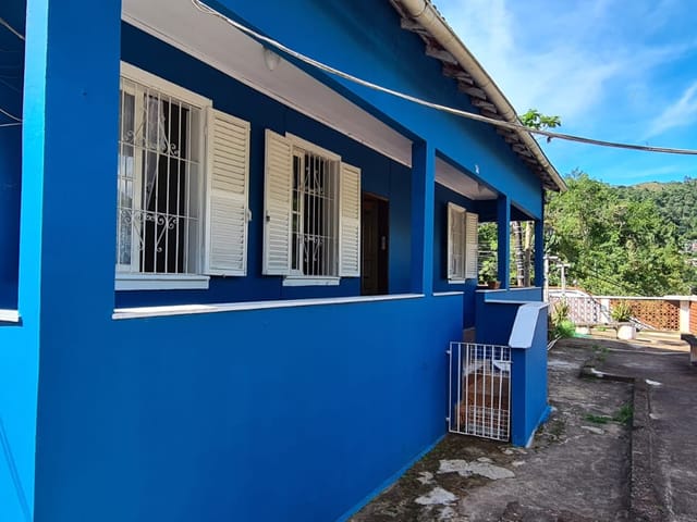 Casa com 1053m² 4 quartos e 1 banheiro, à venda, no bairro Castelanea em Petrópolis