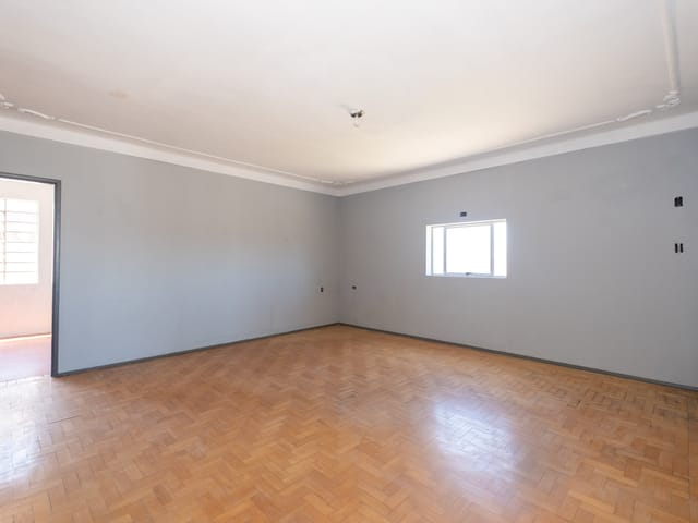 Casa com 402m² 3 quartos e 1 banheiro, à venda, no bairro Porto em Pelotas