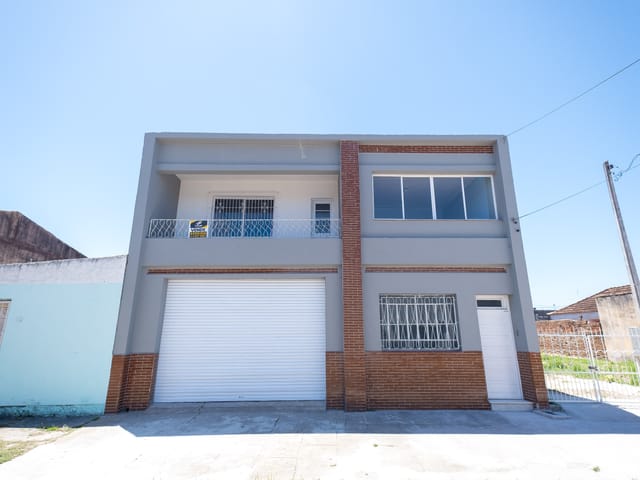 Casa com 402m² 3 quartos e 1 banheiro, à venda, no bairro Porto em Pelotas
