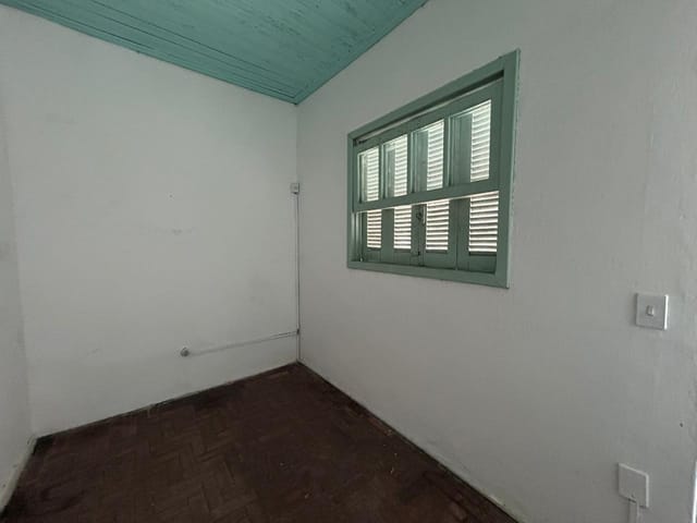 Casa com 180m² 2 quartos e 2 banheiros, à venda, no bairro Centro em Pelotas