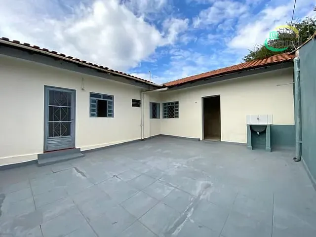 Casa com 400m² 3 quartos e 2 banheiros, à venda, no bairro Jardim Planalto de Viracopos em Campinas