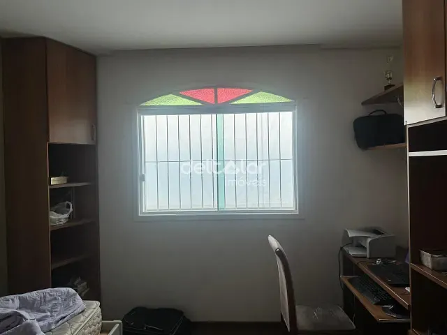Casa com 211m² 3 quartos e 2 banheiros, para alugar, no bairro Céu Azul em Belo Horizonte