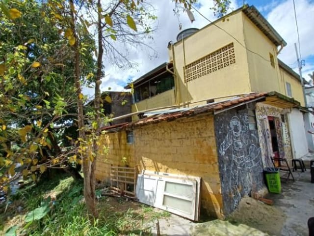 Casa com 400m² 6 quartos e 4 banheiros, à venda, no bairro Educandário em São Paulo