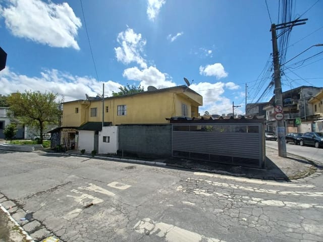 Casa com 400m² 6 quartos e 4 banheiros, à venda, no bairro Educandário em São Paulo