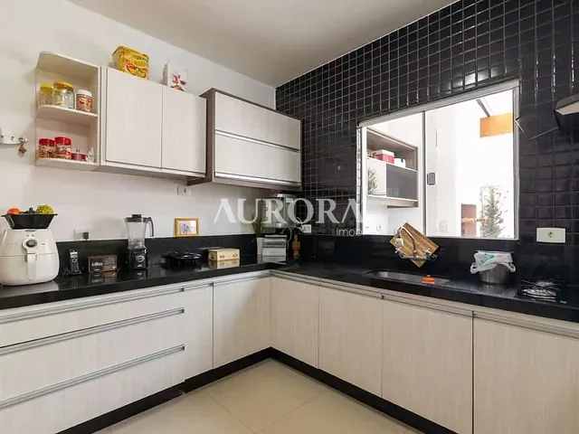 Casa com 316m² 3 quartos e 3 banheiros, à venda, no bairro Esperança em Londrina