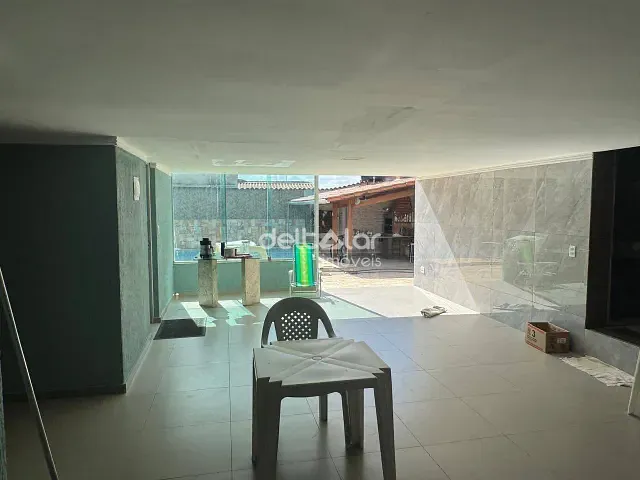 Casa com 525m² 5 quartos e 3 banheiros, à venda, no bairro Céu Azul em Belo Horizonte
