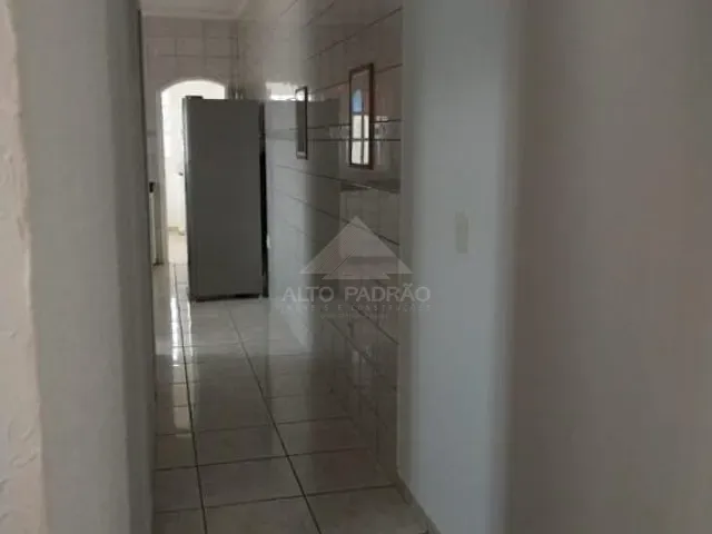 Casa com 400m² 4 quartos e 2 banheiros, à venda, no bairro Vila Assis Brasil em Mauá