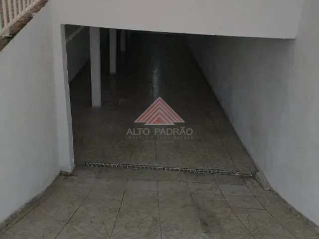 Casa com 400m² 4 quartos e 2 banheiros, à venda, no bairro Vila Assis Brasil em Mauá