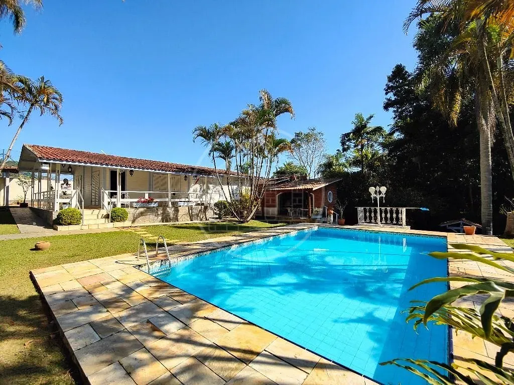 Casa, 5 quartos, 250 m² - Foto 1