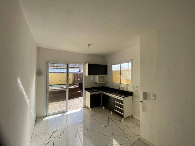 Casa 2 quartos e 1 banheiro, à venda, no bairro Areal em Pelotas