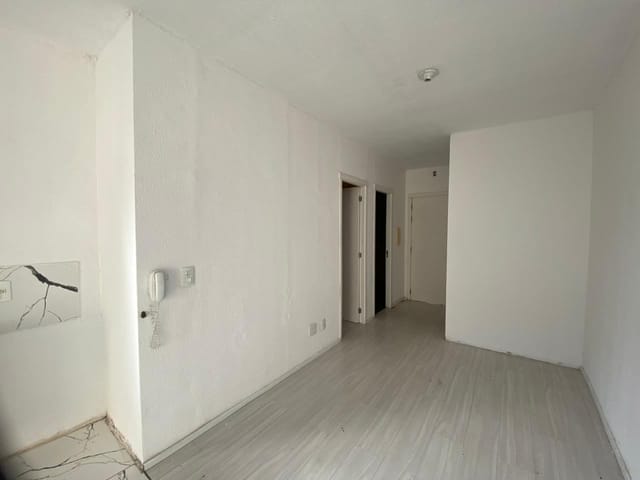 Casa 2 quartos e 1 banheiro, à venda, no bairro Areal em Pelotas