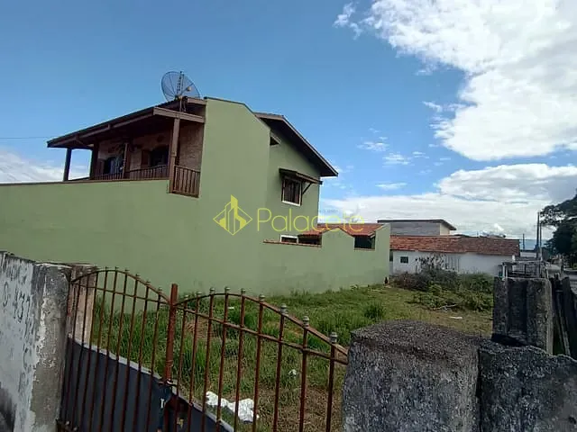 Casa com 200m² 4 quartos e 3 banheiros, à venda, no bairro Jardim Cristina em Pindamonhangaba