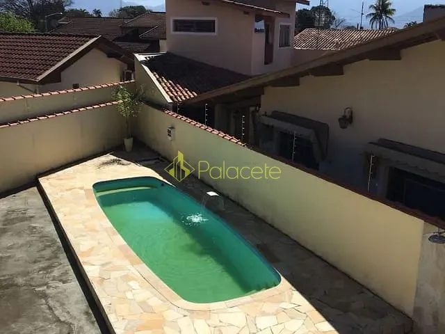 Casa com 436m² 3 quartos e 2 banheiros, à venda, no bairro Village Tremembé em Tremembé