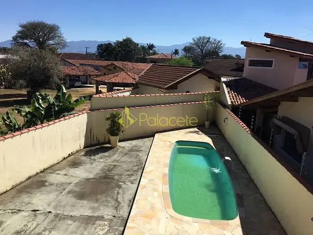 Casa com 436m² 3 quartos e 2 banheiros, à venda, no bairro Village Tremembé em Tremembé