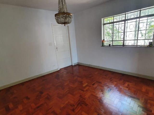 Casa com 330m² 3 quartos e 2 banheiros, para alugar, no bairro Jardim das Bandeiras em São Paulo