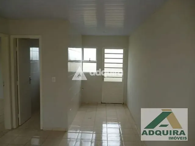 Casa 2 quartos e 1 banheiro, para alugar, no bairro Uvaranas em Ponta Grossa